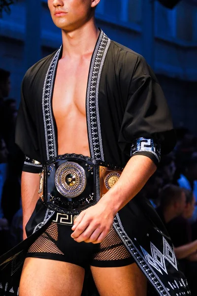 Look 5